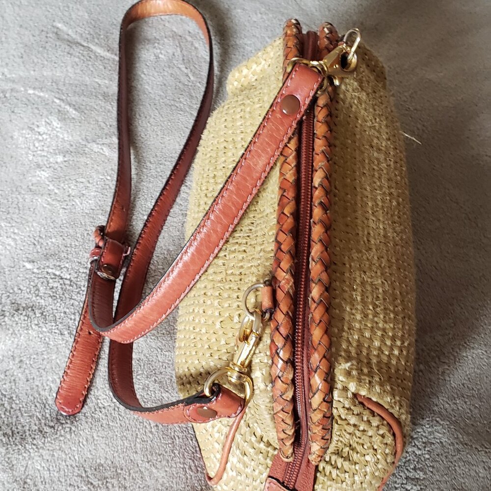 Etienne Aigner crossbody/shoulder purse - Picture 3 of 7